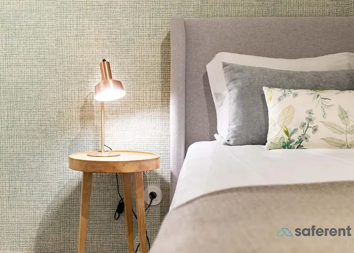 Stylish Triplex Next To Ribeira * Oporto