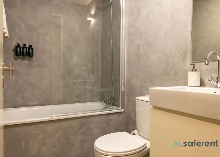 Stylish Triplex Next To Ribeira *