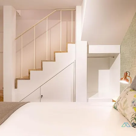 Stylish Triplex Next To Ribeira Apartment