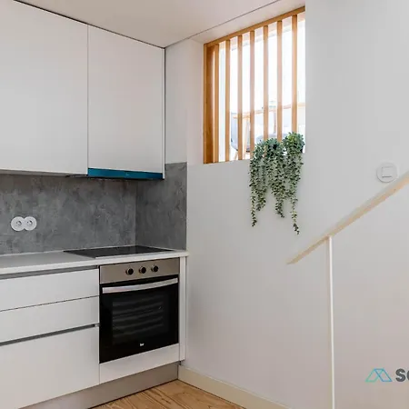 Stylish Triplex Next To Ribeira * ポルト