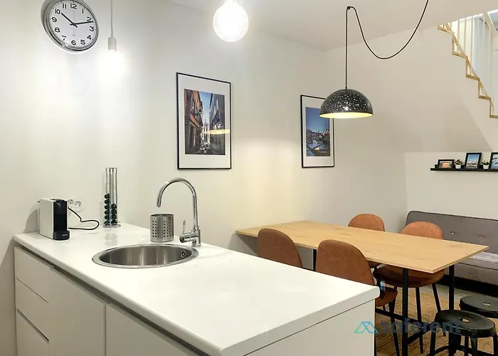 Stylish Triplex Next To Ribeira Porto